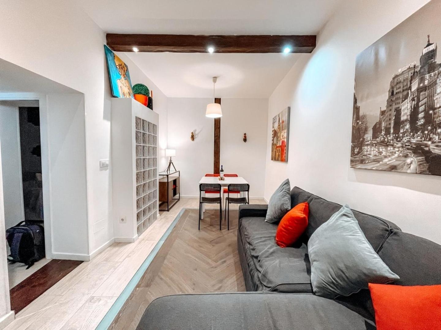 Fee4Me. Amazing Apartment In The Heart Of Lavapies — Photos 2
