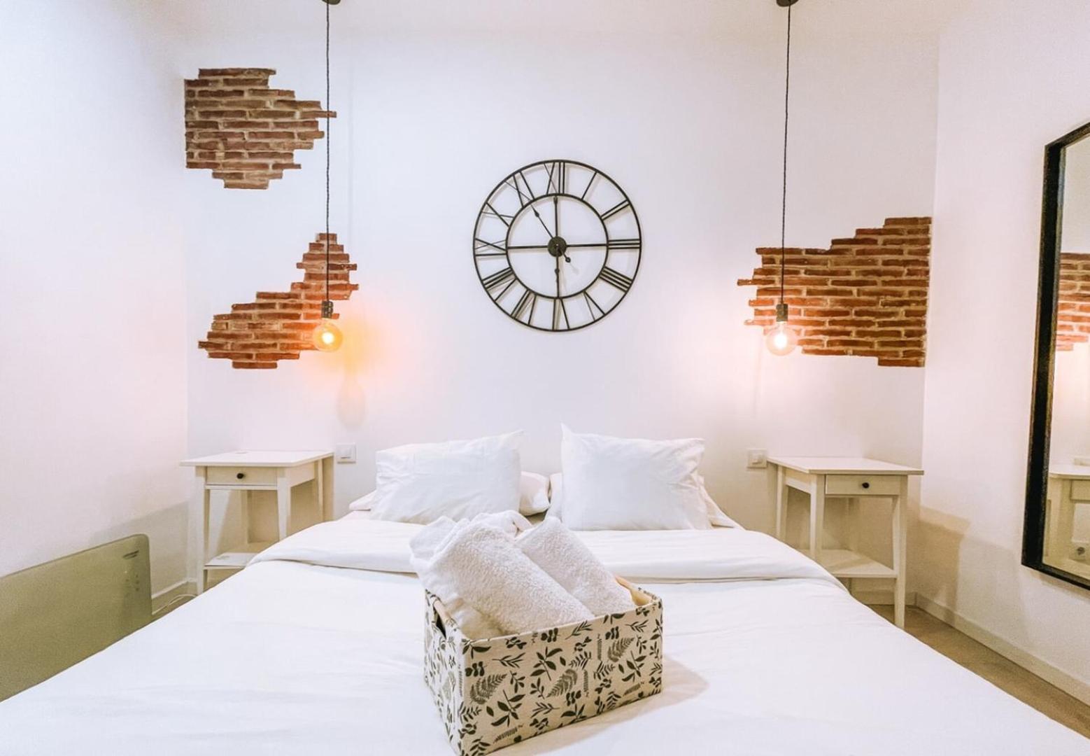Fee4Me. Amazing Apartment In The Heart Of Lavapies — Photos 1